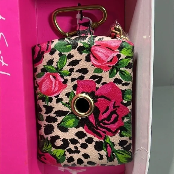 🌹Betsey Johnson The Pet Set Leopard 🌹. Three piece set. Rose floral print. - Picture 4 of 12